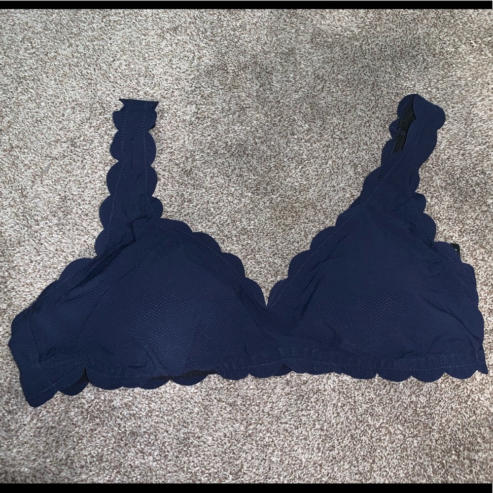 NWT J. Crew scallop piqué v-neck bikini top